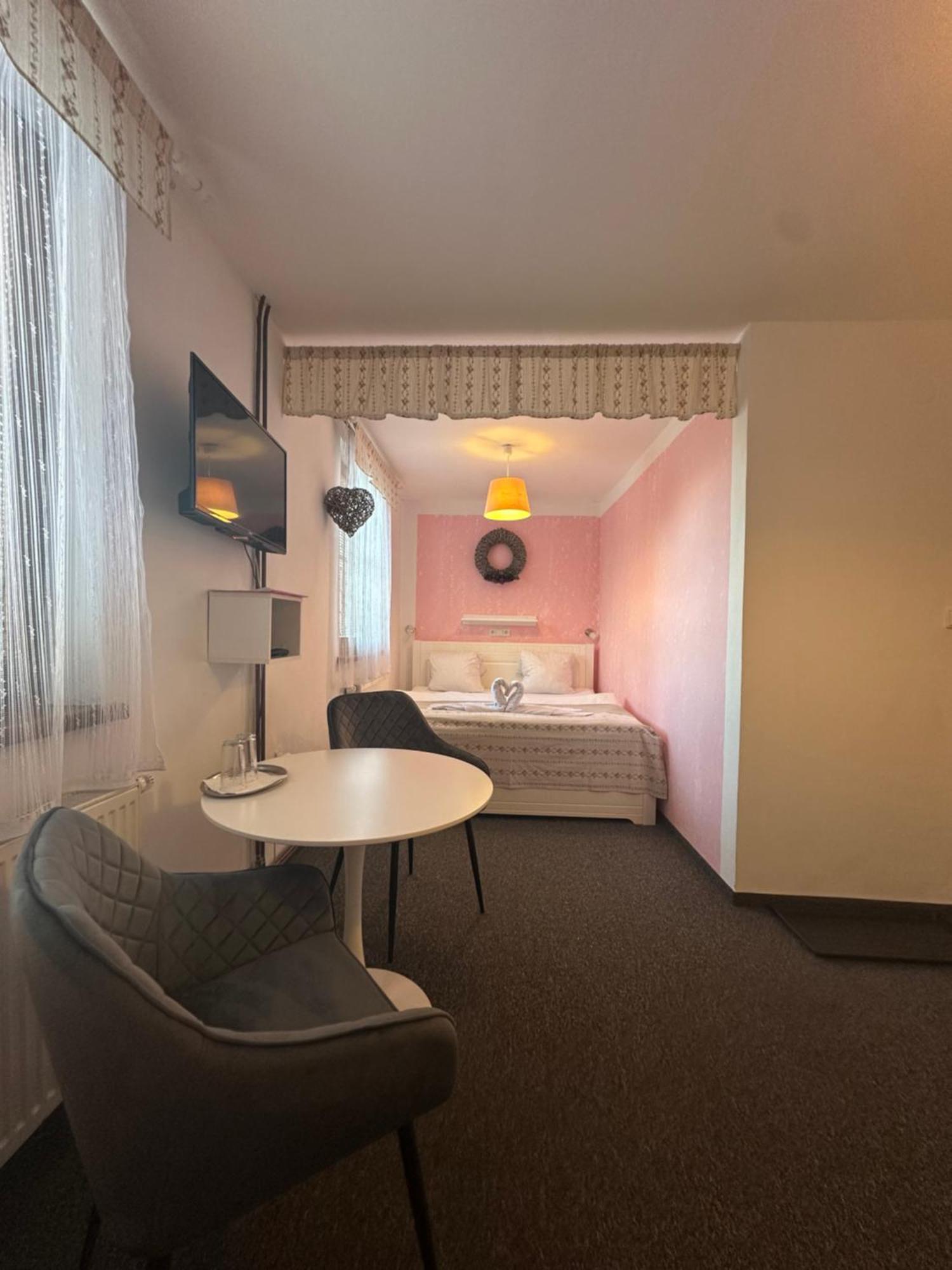 Wellness Penzion Harmonie Rohanov Прахатице Екстериор снимка